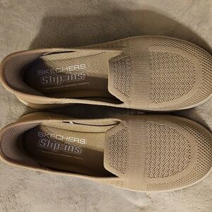 Skecher slip ins
